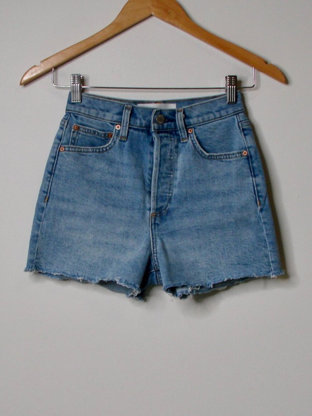 Aritzia Denim Forum Denim Jean Shorts The 50s Arlo Frayed Raw Hem Size 24